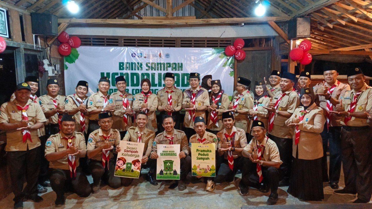 Kwarcab Bojonegoro Perkuat Gerakan Peduli Lingkungan Lewat Bank...