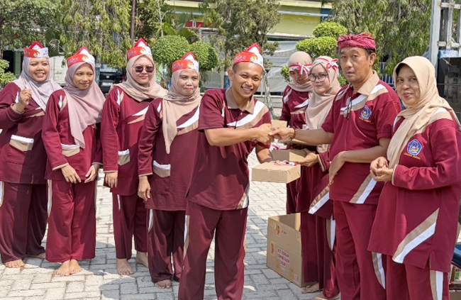 Semarak Lomba Kemerdekaan di SMAN 1 Sumberrejo, Guru...