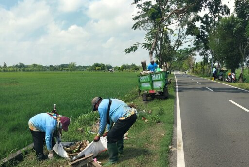 Imbau Warga Tak Buang Sampah Sembarangan, DLH Bojonegoro...