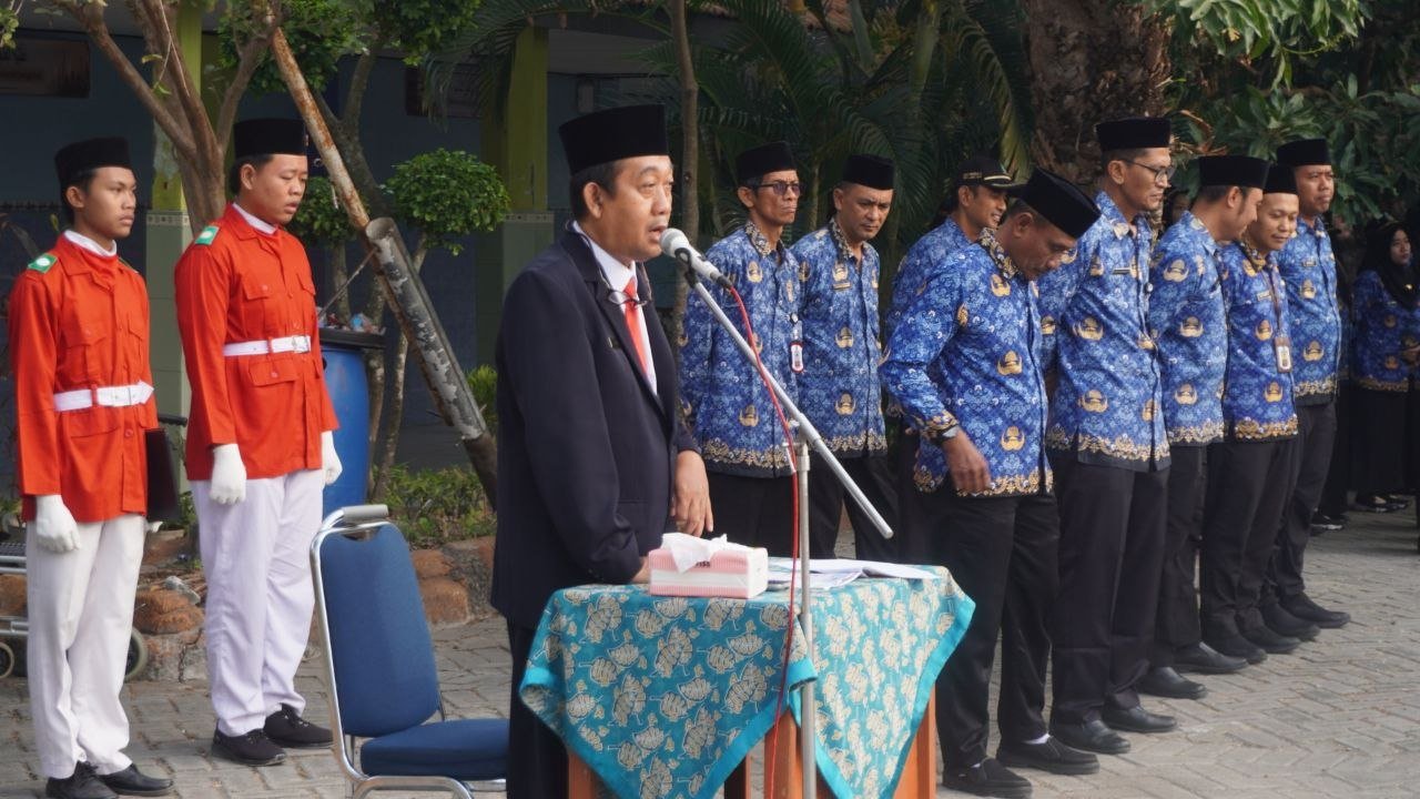 Upacara Bendera dan Potong Tumpeng Meriahkan Peringatan Kemerdekaan...
