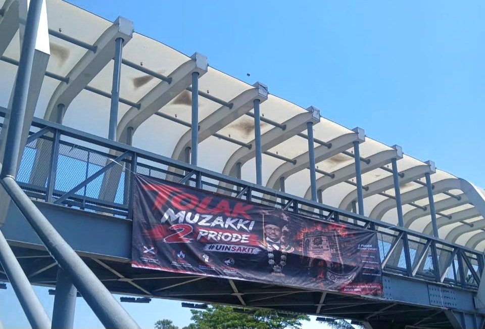Gelombang Penolakan Sambut Pelantikan Rektor UINSA Surabaya