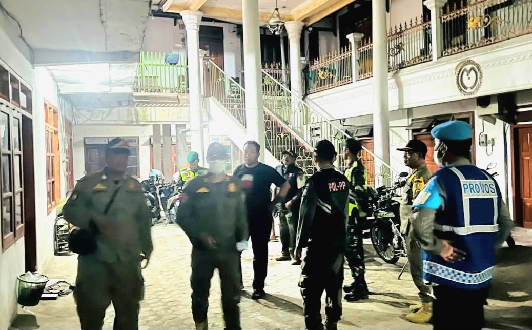 Sepasang Gay di Bojonegoro Terjaring Razia saat Ngekos...