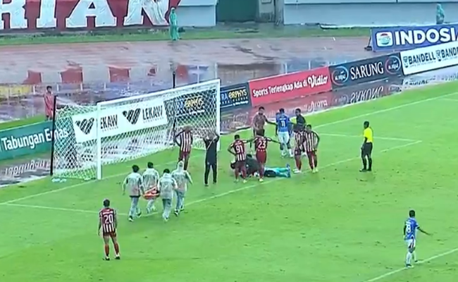 Hujan Lebat, Pertandingan Deltras Jamu Persibo Panas