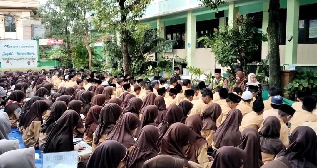 Polsek Padangan Safari Ramadan, Pererat Silaturahmi dengan Siswa Siswi SDN 2 Padangan
