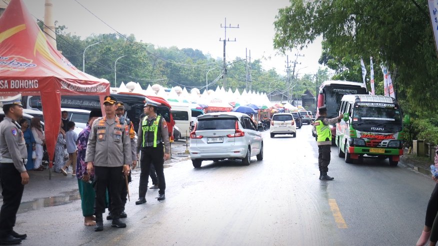 Situasi Arus Balik Lebaran di Perbatasan Bojonegoro-Ngawi