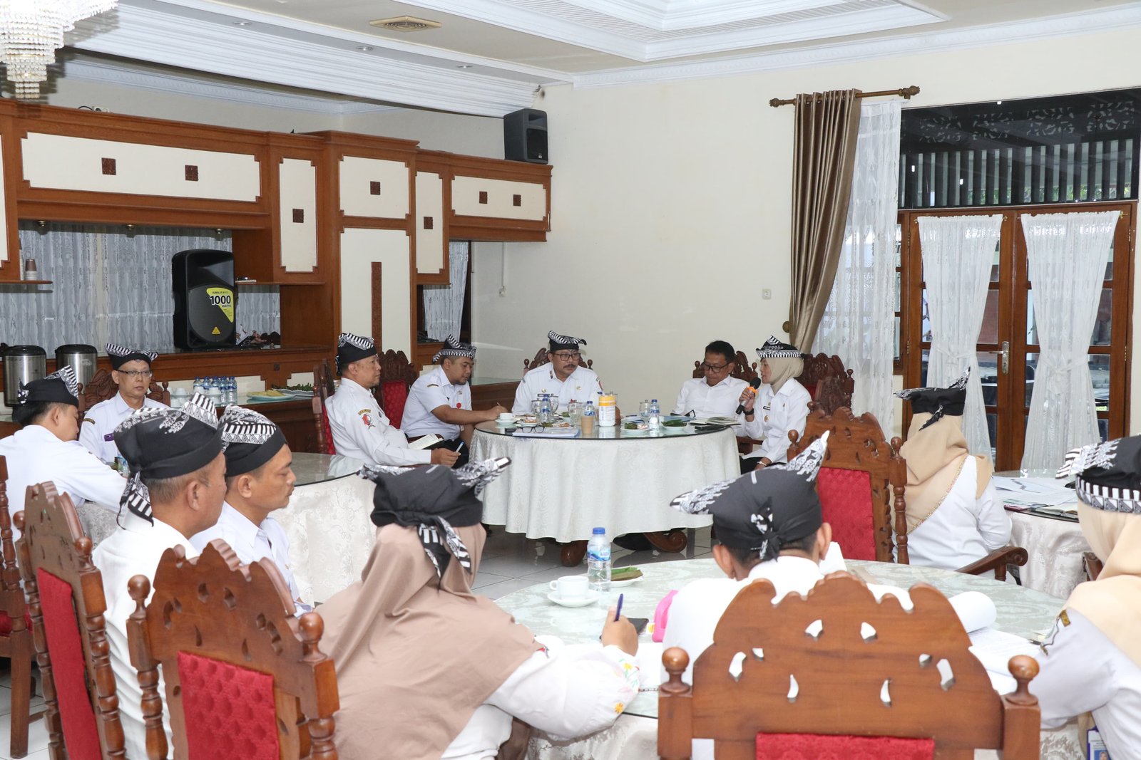 Matangkan Strategi Tepat Atasi Kemiskinan, Bupati Bojonegoro Ajak Kepala OPD 'NGOPI'