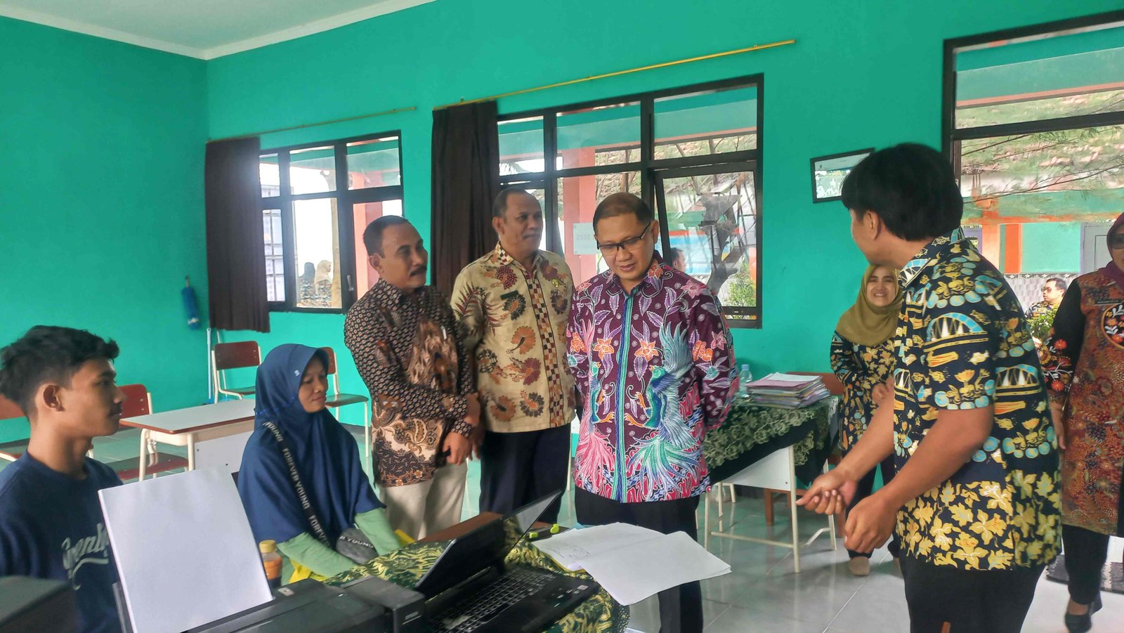 Kunjungi SMKN Margomulyo, Kadisdik Jatim Beri Motivasi Siswa dan Tenaga Pendidik