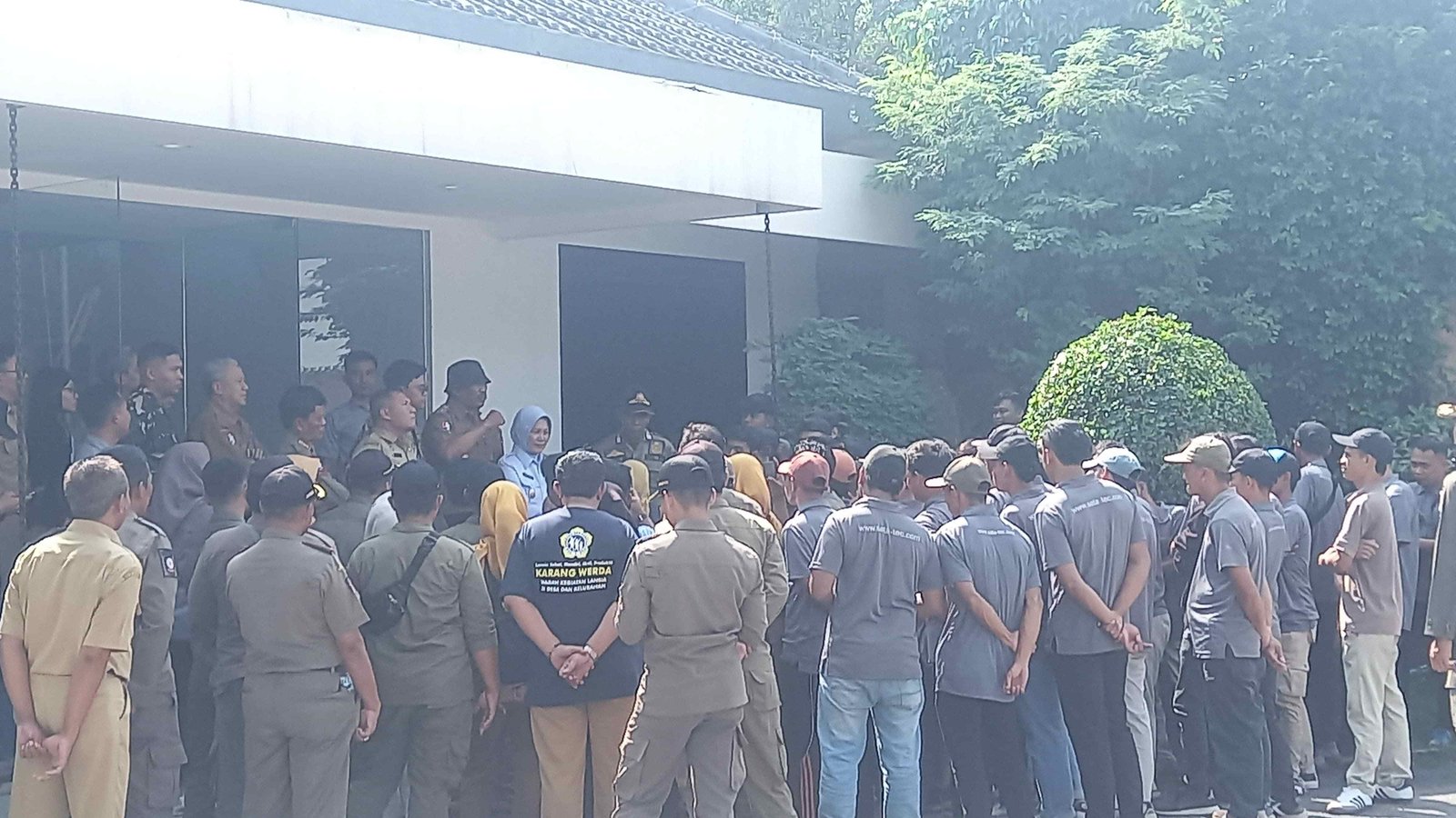 Suasana Memanas Warnai Uji Coba Operasional Pabrik Pengolahan Tembakau PT Sata Tec Indonesia