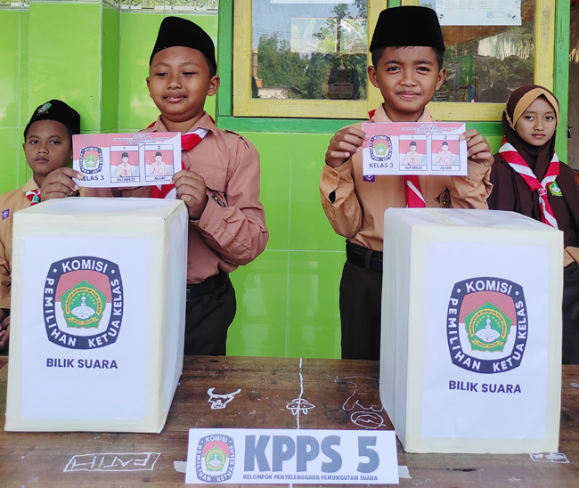 Belajar Demokrasi, Serunya PILKELAS ala MI Najil Ummah