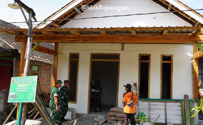 Menyatu dengan Warga, Kasdim Bojonegoro Tinjau Langsung TMMD ke-125