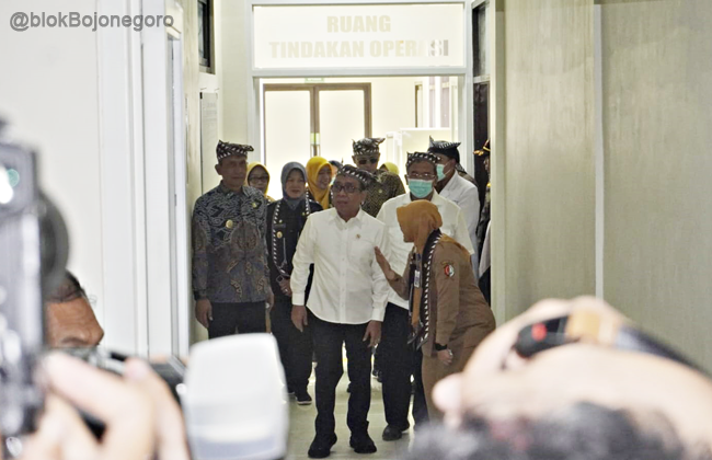 Menko PMK Prof Pratikno dan Dirjen dr. Azhar Tinjau RSUD Padangan