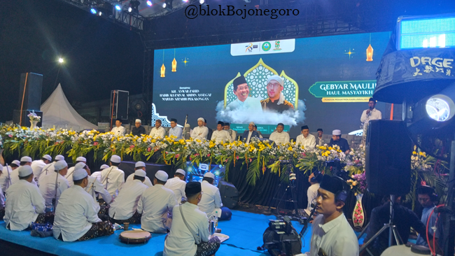Sholawatan Habib Bidin Tutup Rangkaian Gebyar Maulid di Ponpes Sabilunnajah Simo