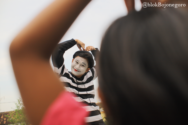 Agung Ridwan, dari Sunyinya Makam ke Panggung Pantomim