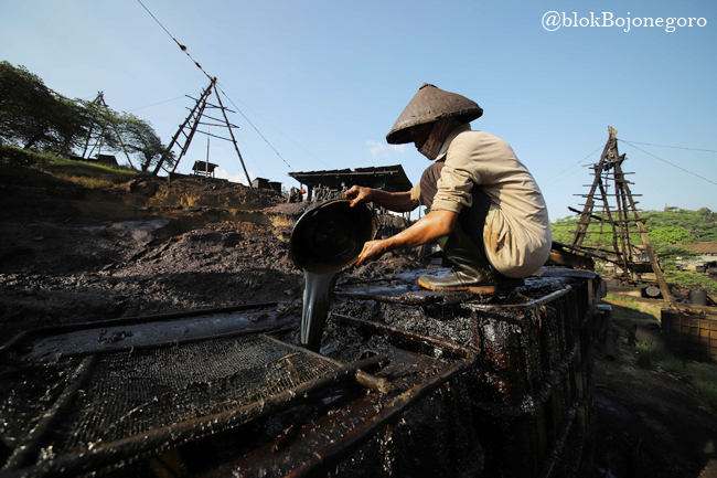 Aktifitas Tambang Minyak Tradisional
