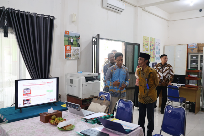 Komisi Informasi Jatim Monitoring KIP di Tikusan dan Pungpungan