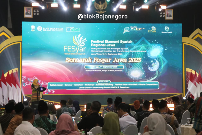 Pemkab Bojonegoro Terima Penghargaan Ekonomi Syariah dari BI