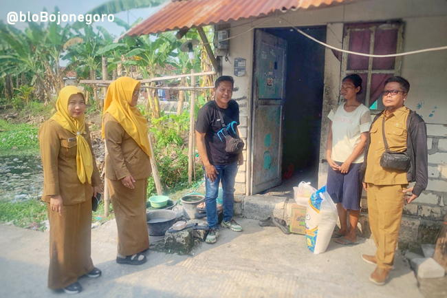 Setetes Kepedulian di Tengah Keterbatasan, Wartawan Bojonegoro Berbagi untuk Lansia