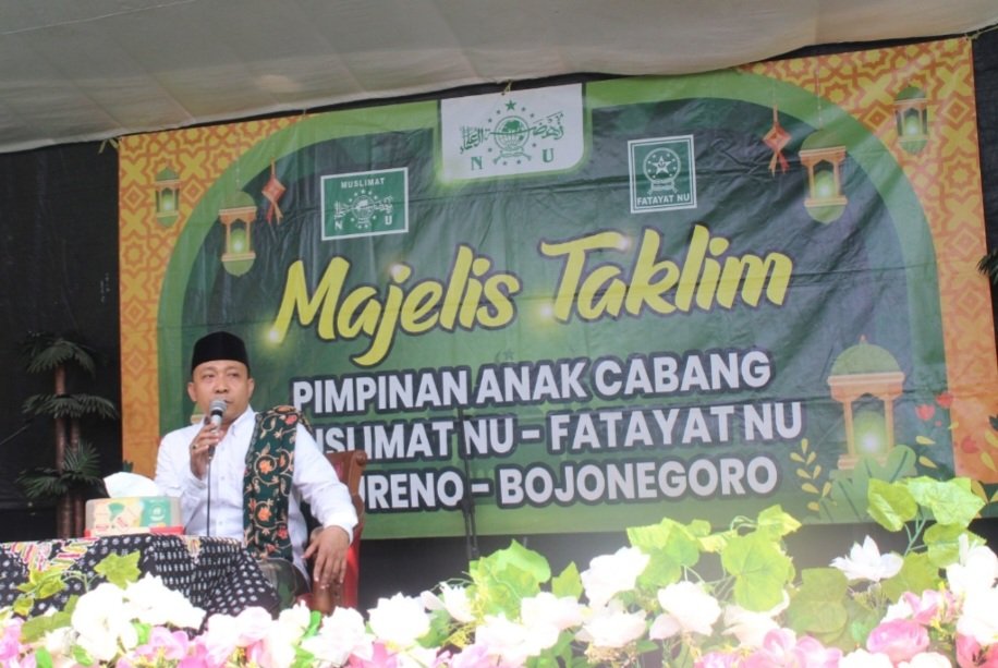 Pengajian Rutin oleh PAC Muslimat dan Fatayat NU Baureno