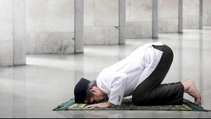 Inilah 10 Hal yang Dapat Membatalkan Shalat