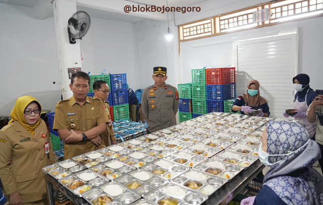 Sidak Dapur SPPG, Bupati Setyo Wahono Pastikan MBG Aman Dikonsumsi