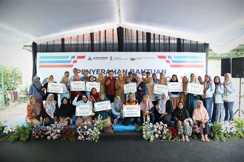 PT ADS Kembali Salurkan Bantuan Modal untuk 209 Pedagang Mlijo Bojonegoro