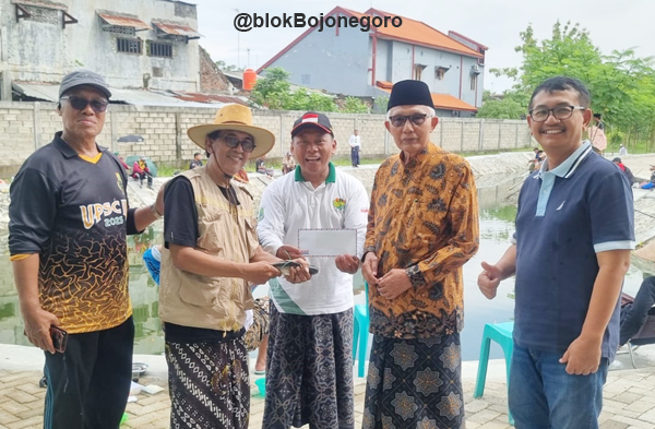 Doorprize, 10 Pita di Ikan Bagi Peserta Mancing Bersarung PCNU Bojonegoro