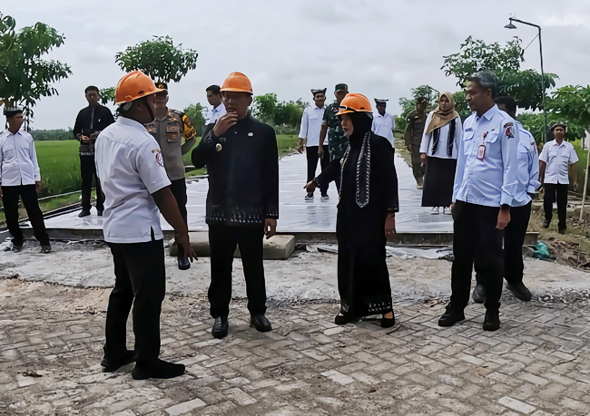 Bupati dan Wabup Bojonegoro Pantau Langsung Pengcoran di...