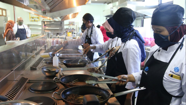 Coba Makanan, Batalkah Puasa Saya?