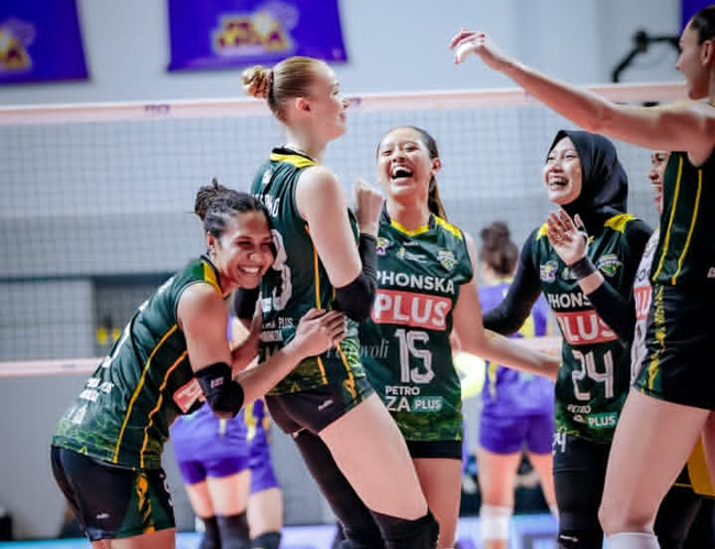 Pemain Gresik Phonska Plus Kembali Ceria Saat Kuasai...