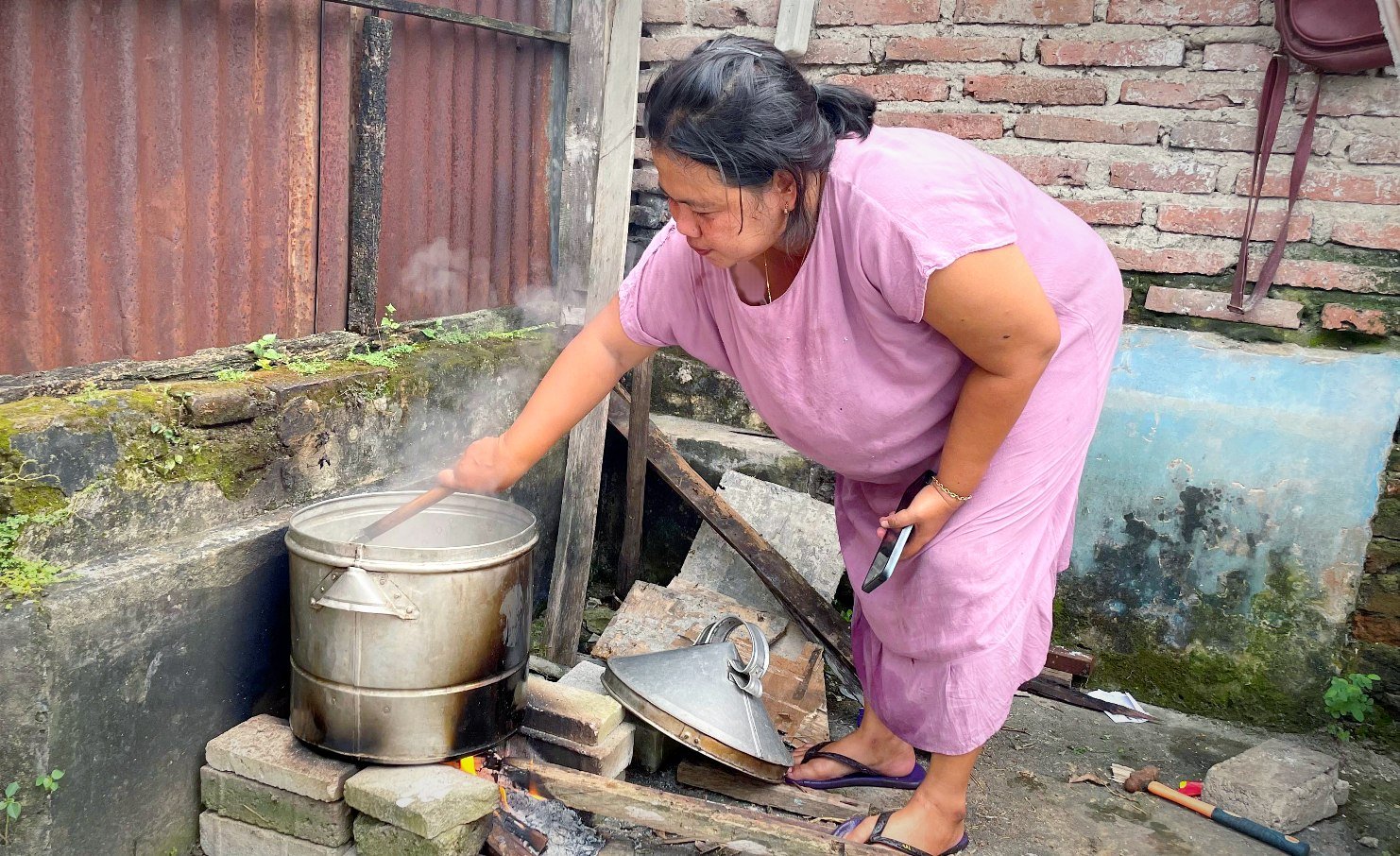 Sehari Jelang Lebaran, LPG di Kota Bojonegoro Masih...