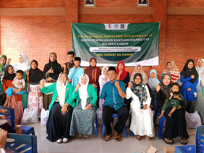 PAC Fatayat NU Kanor Bersama PDKB Berbagi dengan...