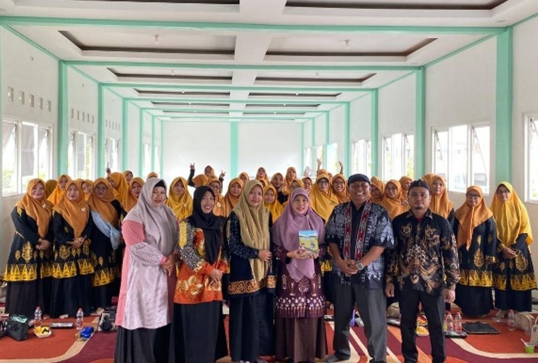 Dongeng Jadi Media Pembelajaran, UNUGIRI Tingkatkan Kompetensi Guru...