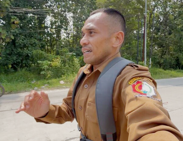 Bukan Bersepeda, Guru SMPN 1 Kasiman Jalani BTW dengan Lari ke Sekolah