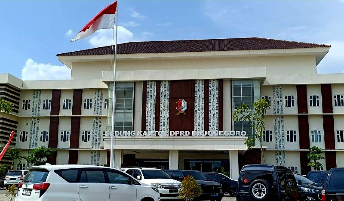 Dugaan Ijazah Palsu, Anggota DPRD Bojonegoro Dilaporkan ke...