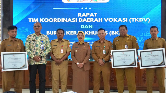 7.000 Lulusan SMK di Bojonegoro Tiap Tahun Antre...