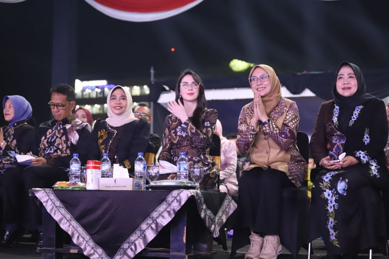 Sri Wahyuni Sebut Batik Bojonegoro Tak Hanya Warisan...