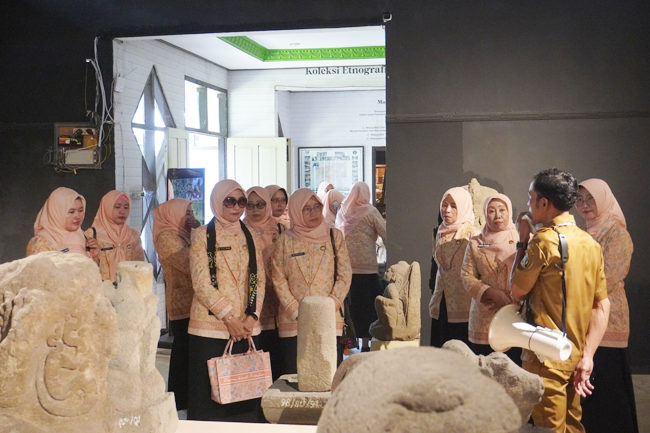 Kolaborasi Peran Perempuan Berdampak Bagi Masyarakat, DWP Bojonegoro Studi Banding ke Blitar