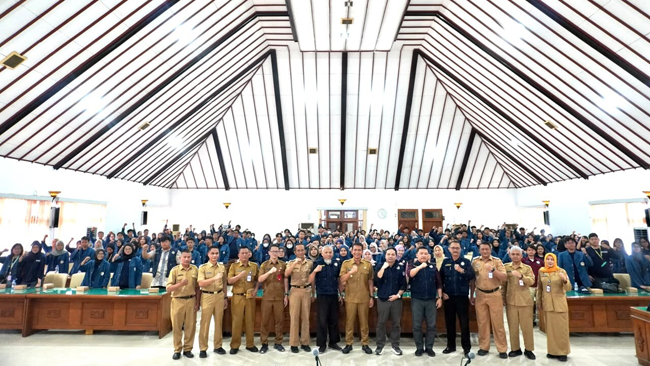 Bupati Bojonegoro Harapkan 200 Mahasiswa UNAIR Beri Nilai...