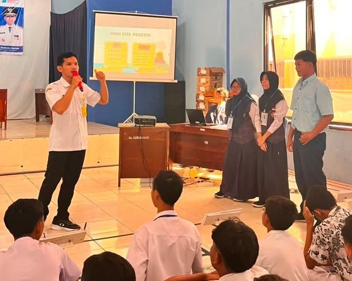 Hari Ketiga MPLS, Siswa Baru SMAN 1 Sumberrejo...