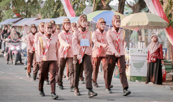 Ratusan Grup Gerak Ikuti Jalan Sambut HUT RI...
