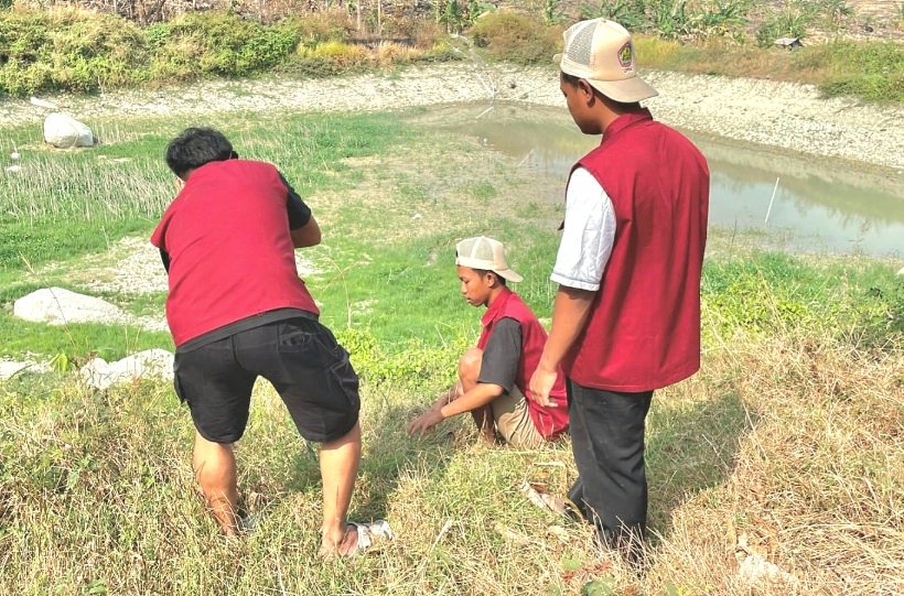 Hijaukan Desa Pragelan, KKN-TK Unigoro 07 Tanam 50...