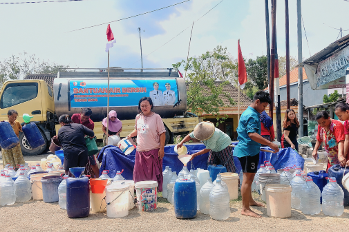 Krisis Air Bersih Landa 30 Desa di Bojonegoro,...