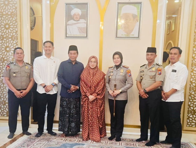 Kapolres Bojonegoro AKBP Yenni Diarty Sowan KH. Anwar...