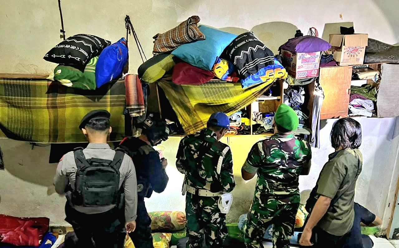 Razia Gabungan di Lapas Bojonegoro, Petugas Temukan Besi...