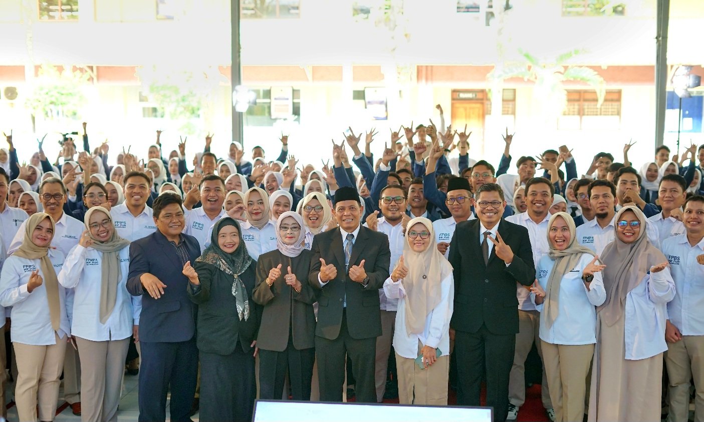 Ratusan Mahasiswa IKIP PGRI Bojonegoro Ikuti Yudisium, Siap...