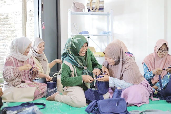 Dari Sukoharjo ke Milan: Kisah Sukses Perempuan Desa...