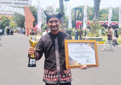 Raih Juara II Jatim, KTT Srono Makmur di...