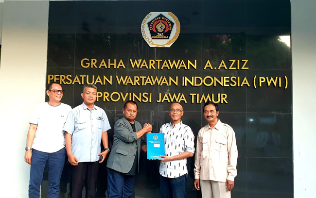 2 Tokoh Ambil Formulir Bakal Calon Ketua PWI...