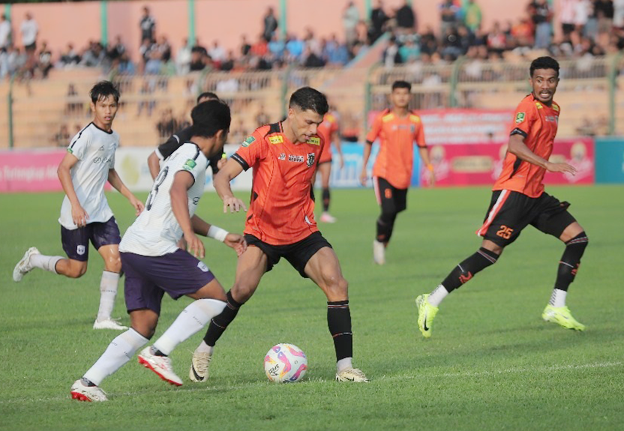Persibo Tetap Runner Up, Persela Kokoh di Puncak