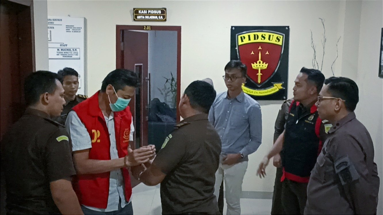 Sidang Perdana Dugaan Korupsi Mobil Siaga Bojonegoro Ditunda